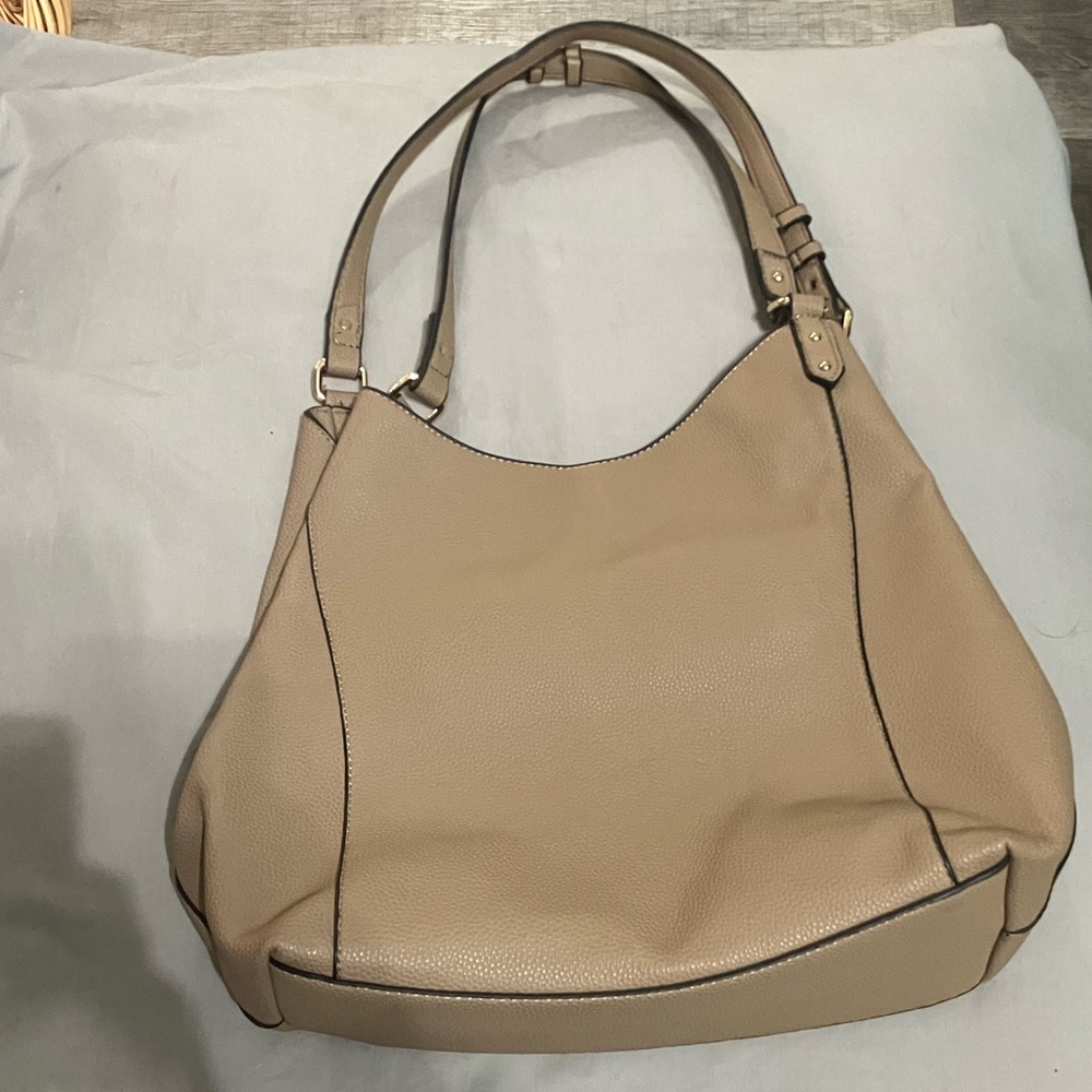 Elegant Tan Leather Shoulder Bag